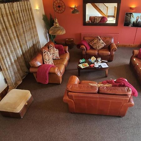 The Victorian Barn, Self-Catering Holidays With Pool And Hot Tubs, Dorset Woolland Exterior photo