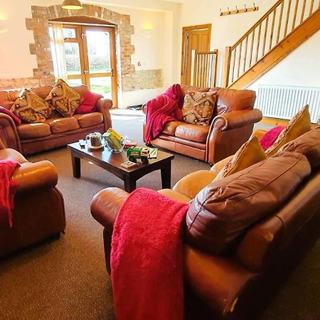 The Victorian Barn, Self-Catering Holidays With Pool And Hot Tubs, Dorset Woolland Exterior photo