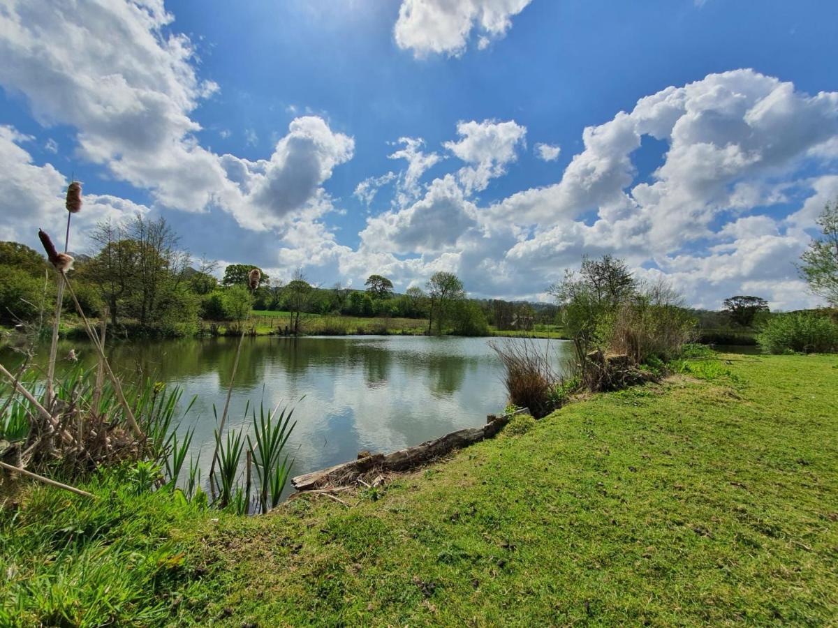 The Victorian Barn, Self-Catering Holidays With Pool And Hot Tubs, Dorset Woolland Exterior photo