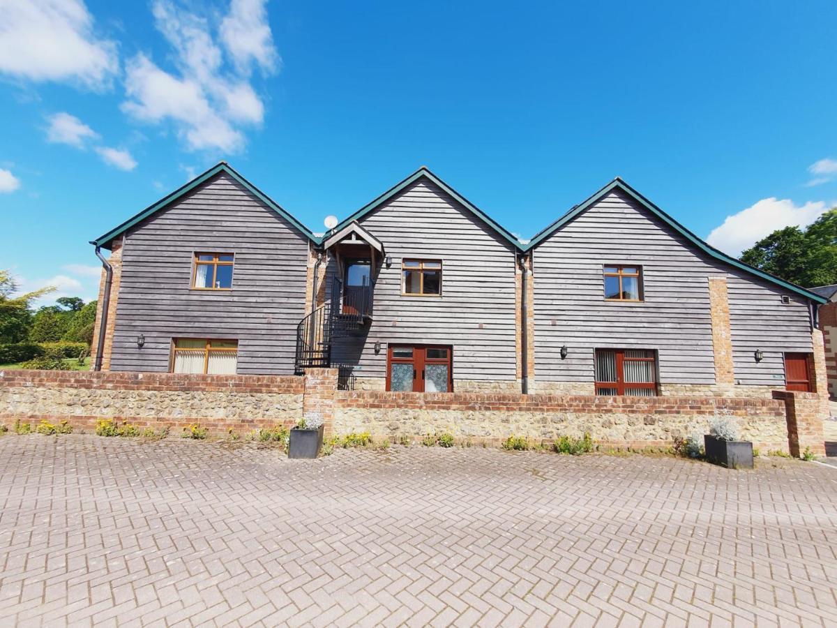 The Victorian Barn, Self-Catering Holidays With Pool And Hot Tubs, Dorset Woolland Exterior photo