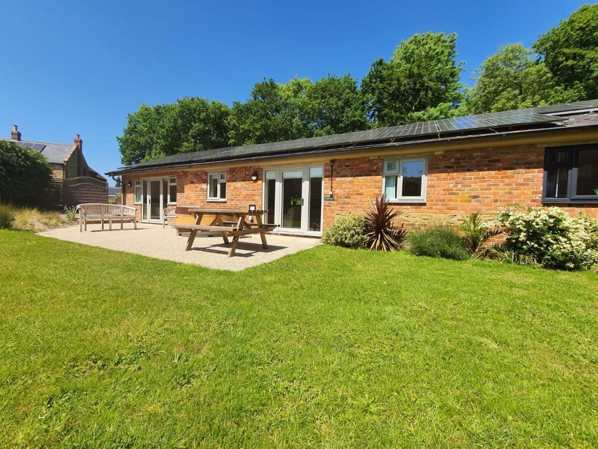 The Victorian Barn, Self-Catering Holidays With Pool And Hot Tubs, Dorset Woolland Exterior photo