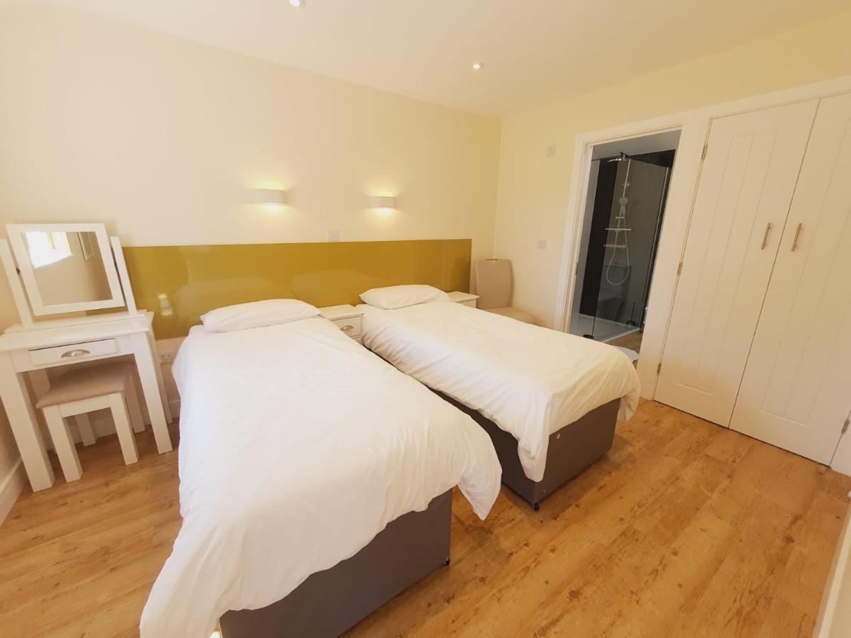 The Victorian Barn, Self-Catering Holidays With Pool And Hot Tubs, Dorset Woolland Exterior photo