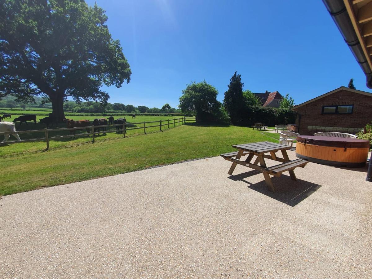 The Victorian Barn, Self-Catering Holidays With Pool And Hot Tubs, Dorset Woolland Exterior photo