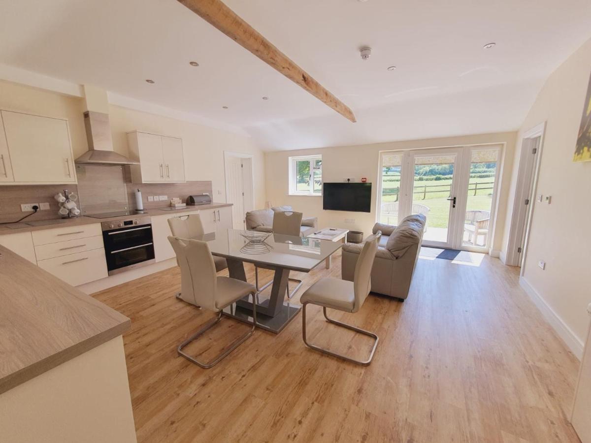 The Victorian Barn, Self-Catering Holidays With Pool And Hot Tubs, Dorset Woolland Exterior photo