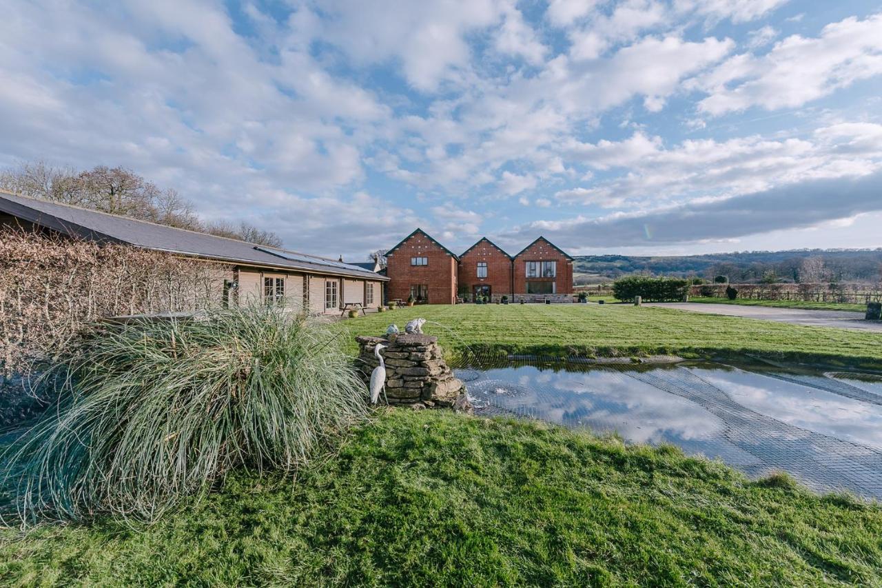 The Victorian Barn, Self-Catering Holidays With Pool And Hot Tubs, Dorset Woolland Exterior photo