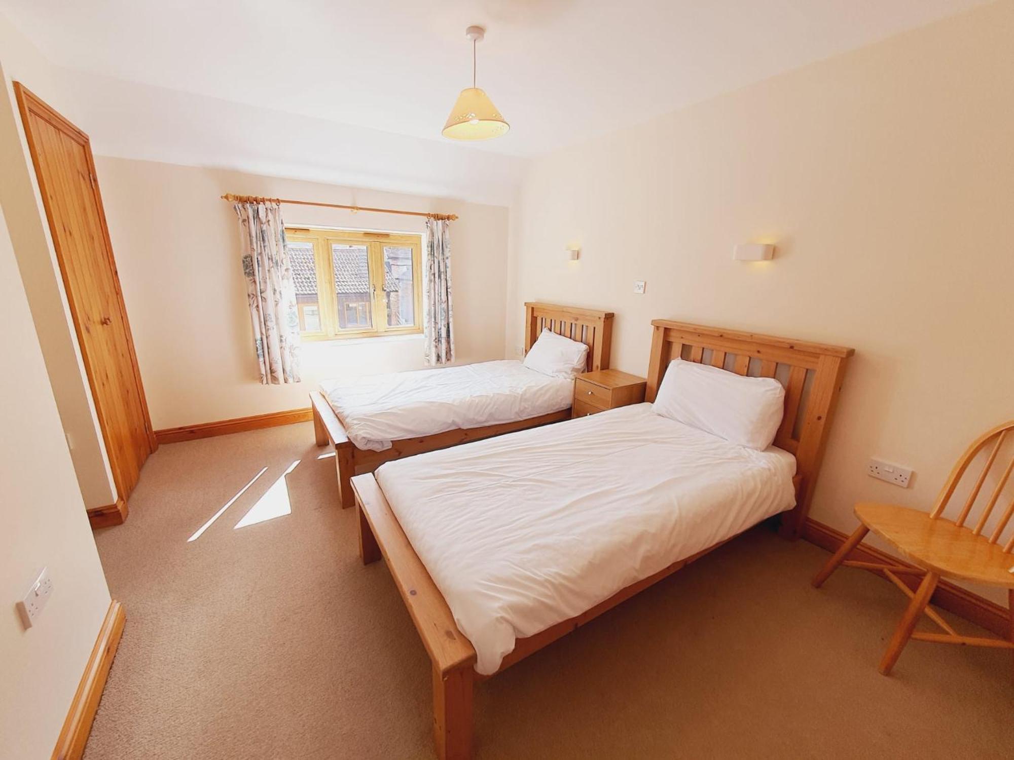 The Victorian Barn, Self-Catering Holidays With Pool And Hot Tubs, Dorset Woolland Room photo