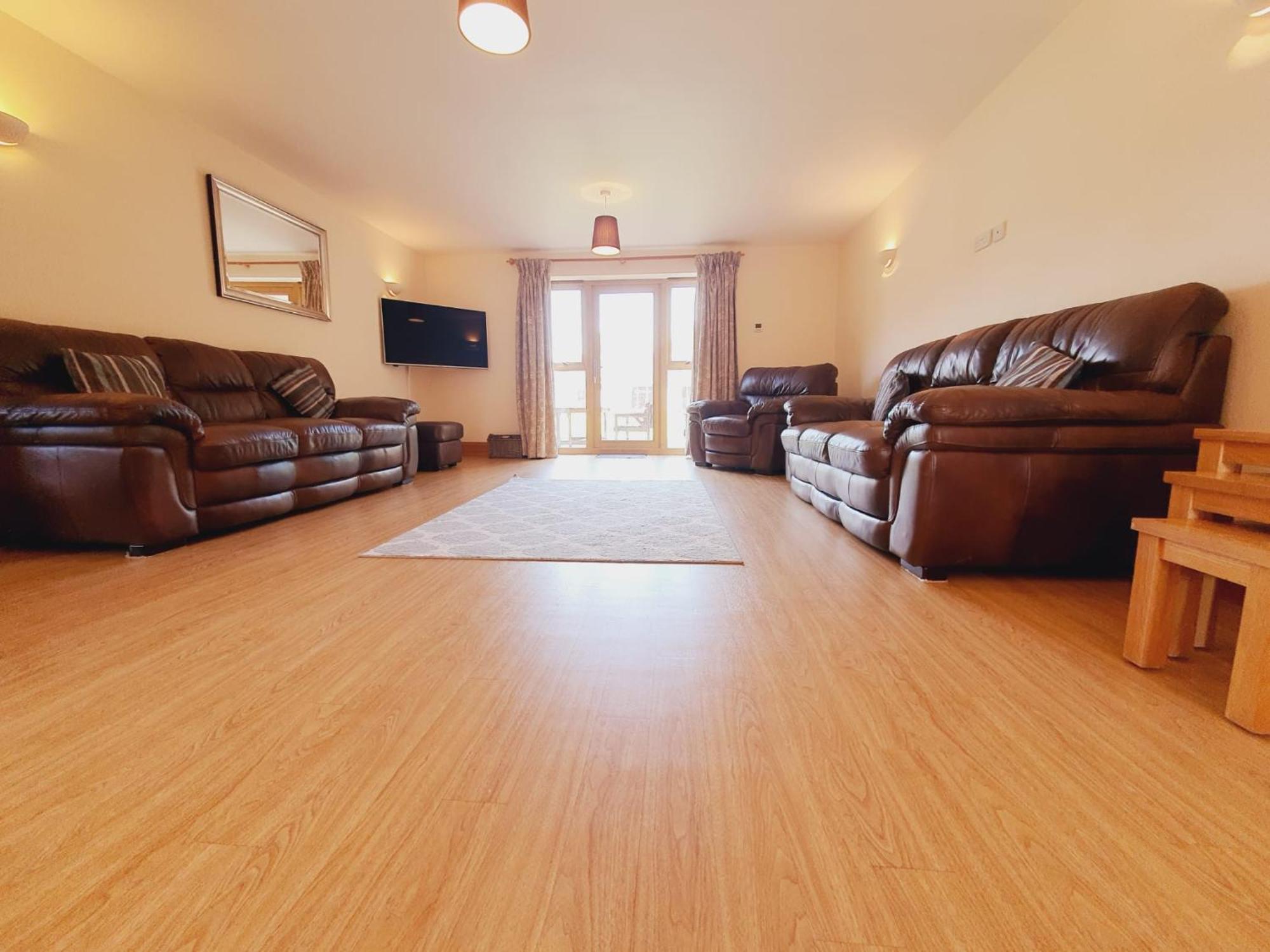 The Victorian Barn, Self-Catering Holidays With Pool And Hot Tubs, Dorset Woolland Room photo