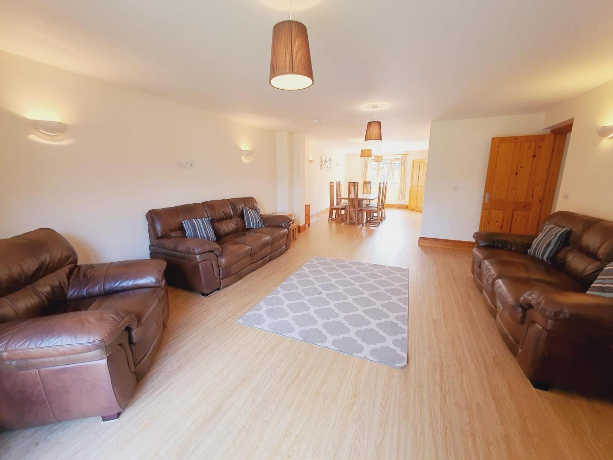 The Victorian Barn, Self-Catering Holidays With Pool And Hot Tubs, Dorset Woolland Room photo