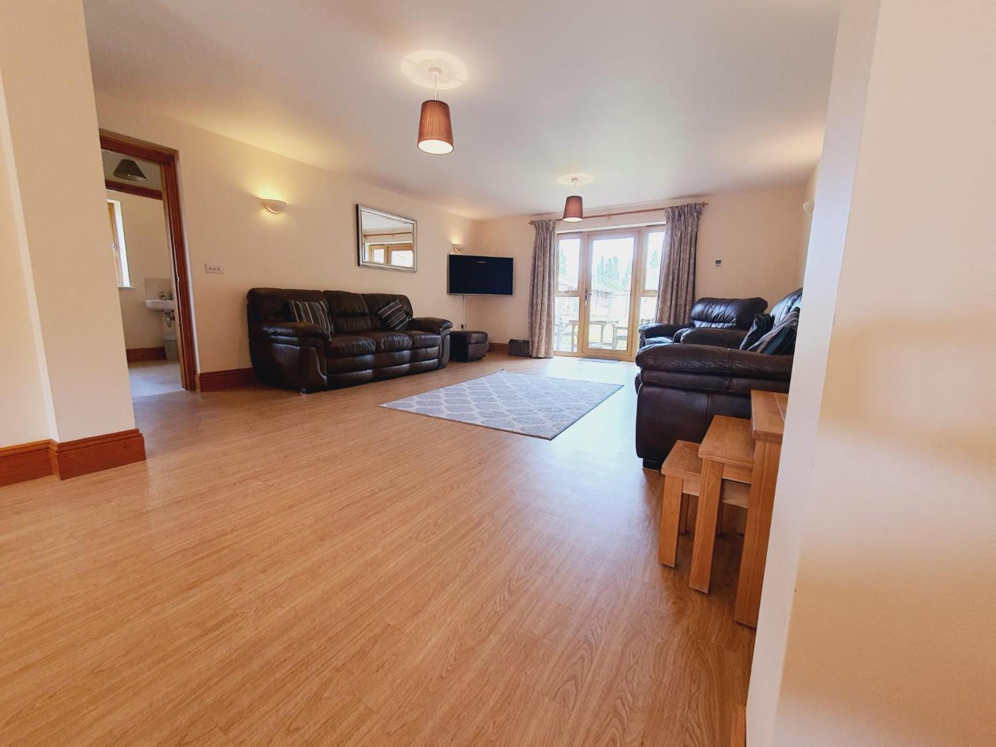The Victorian Barn, Self-Catering Holidays With Pool And Hot Tubs, Dorset Woolland Room photo