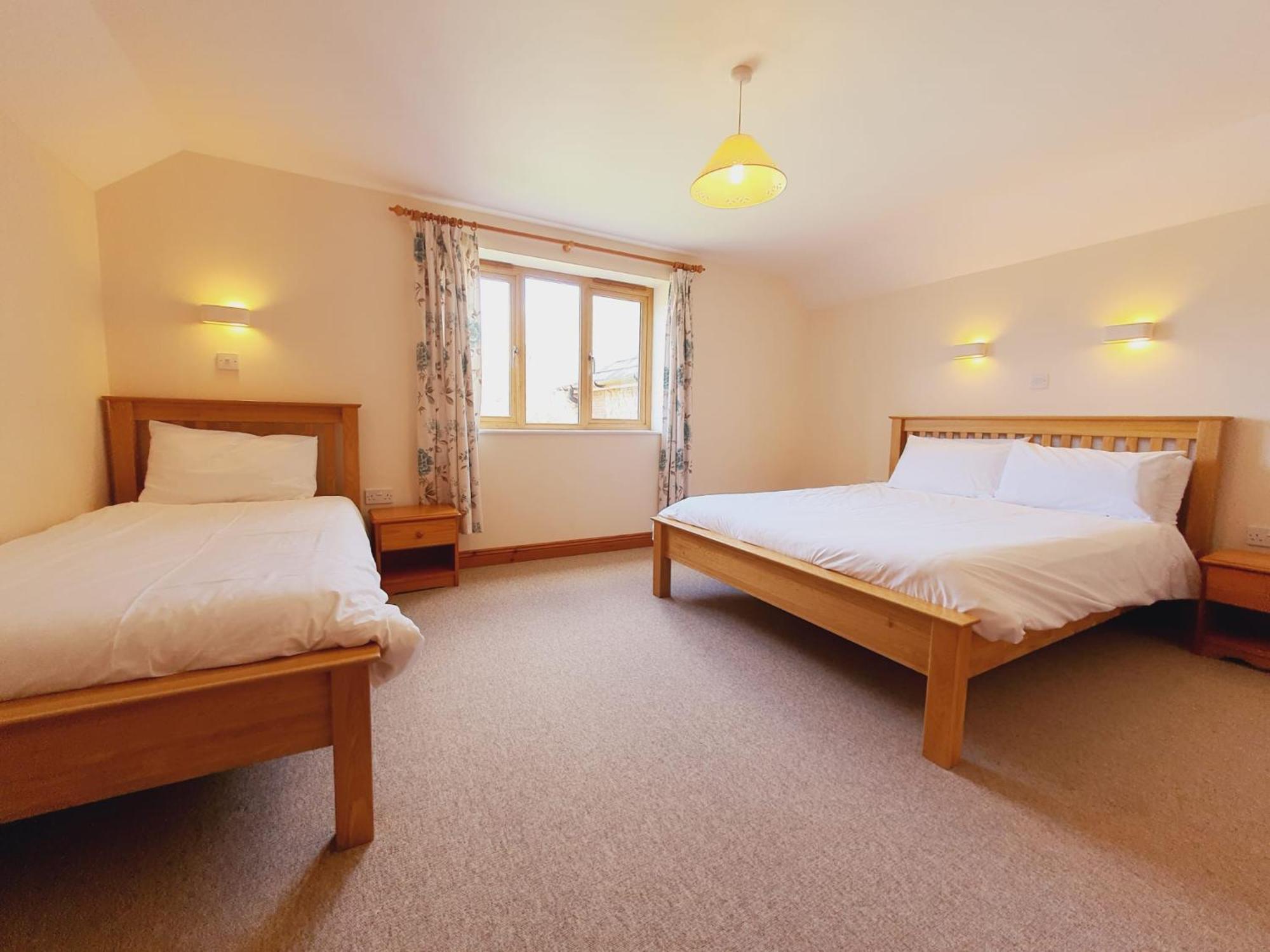 The Victorian Barn, Self-Catering Holidays With Pool And Hot Tubs, Dorset Woolland Room photo
