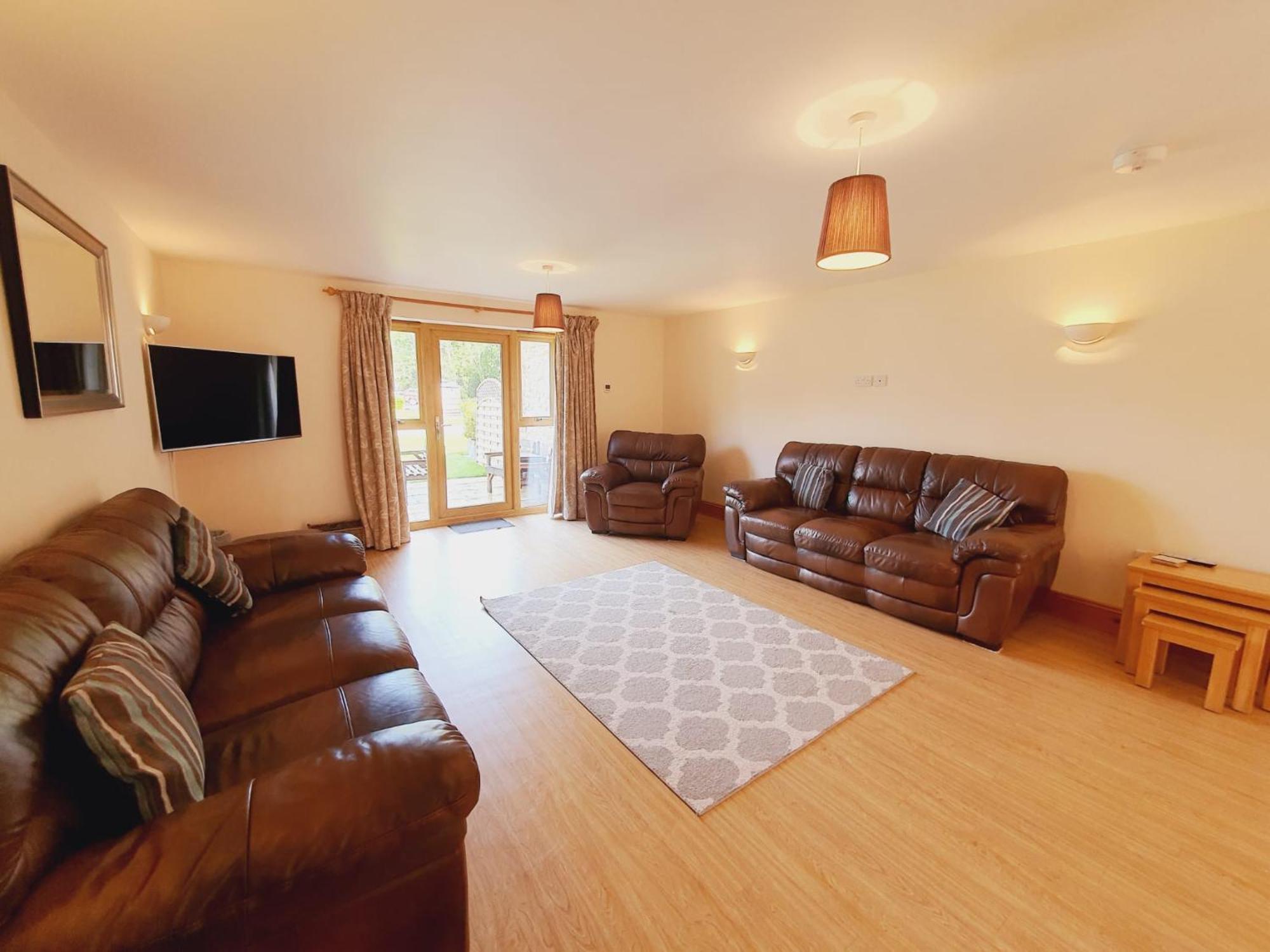 The Victorian Barn, Self-Catering Holidays With Pool And Hot Tubs, Dorset Woolland Room photo