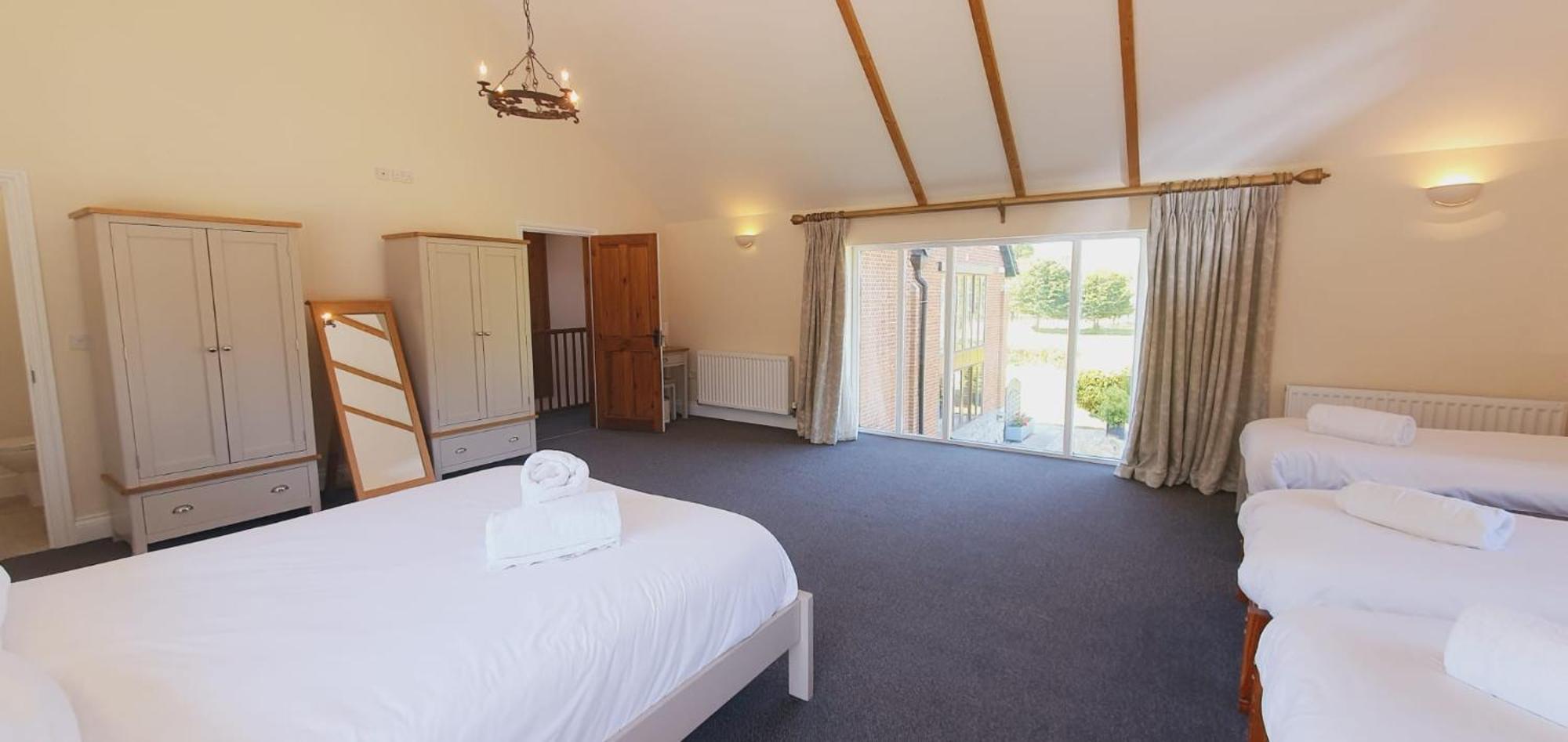 The Victorian Barn, Self-Catering Holidays With Pool And Hot Tubs, Dorset Woolland Exterior photo