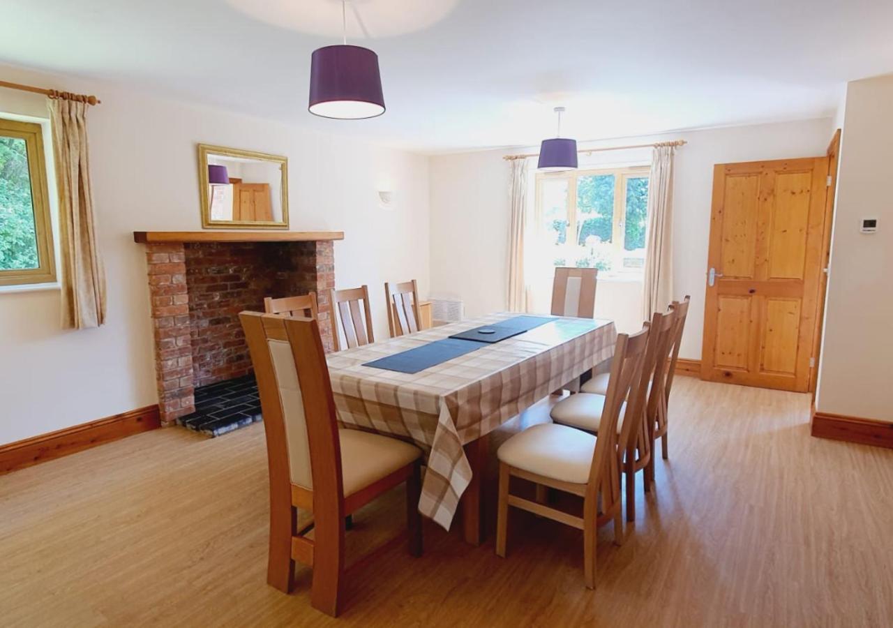 The Victorian Barn, Self-Catering Holidays With Pool And Hot Tubs, Dorset Woolland Exterior photo