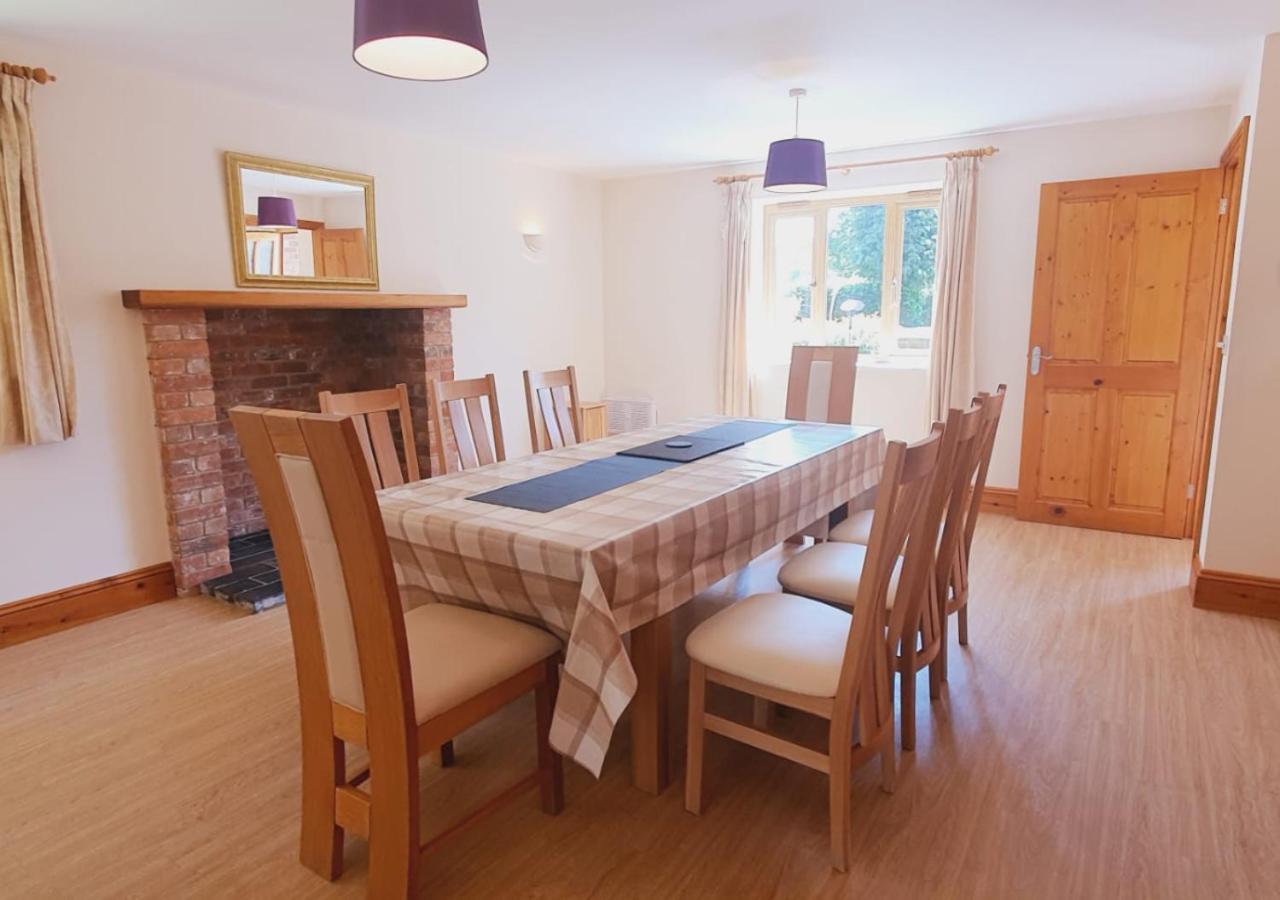 The Victorian Barn, Self-Catering Holidays With Pool And Hot Tubs, Dorset Woolland Exterior photo