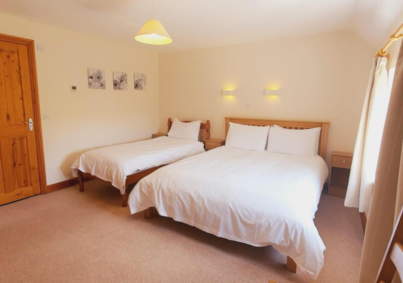 The Victorian Barn, Self-Catering Holidays With Pool And Hot Tubs, Dorset Woolland Exterior photo