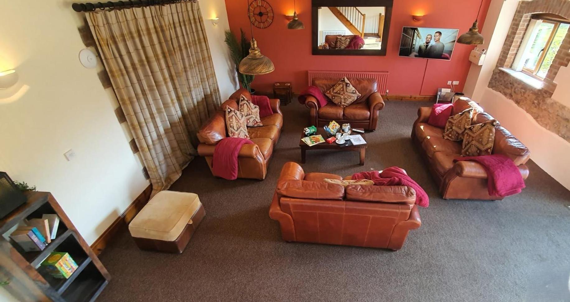 The Victorian Barn, Self-Catering Holidays With Pool And Hot Tubs, Dorset Woolland Exterior photo