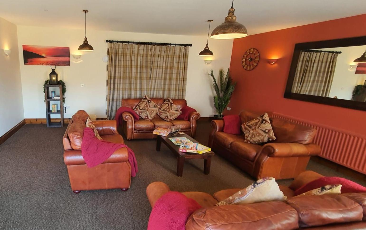 The Victorian Barn, Self-Catering Holidays With Pool And Hot Tubs, Dorset Woolland Exterior photo