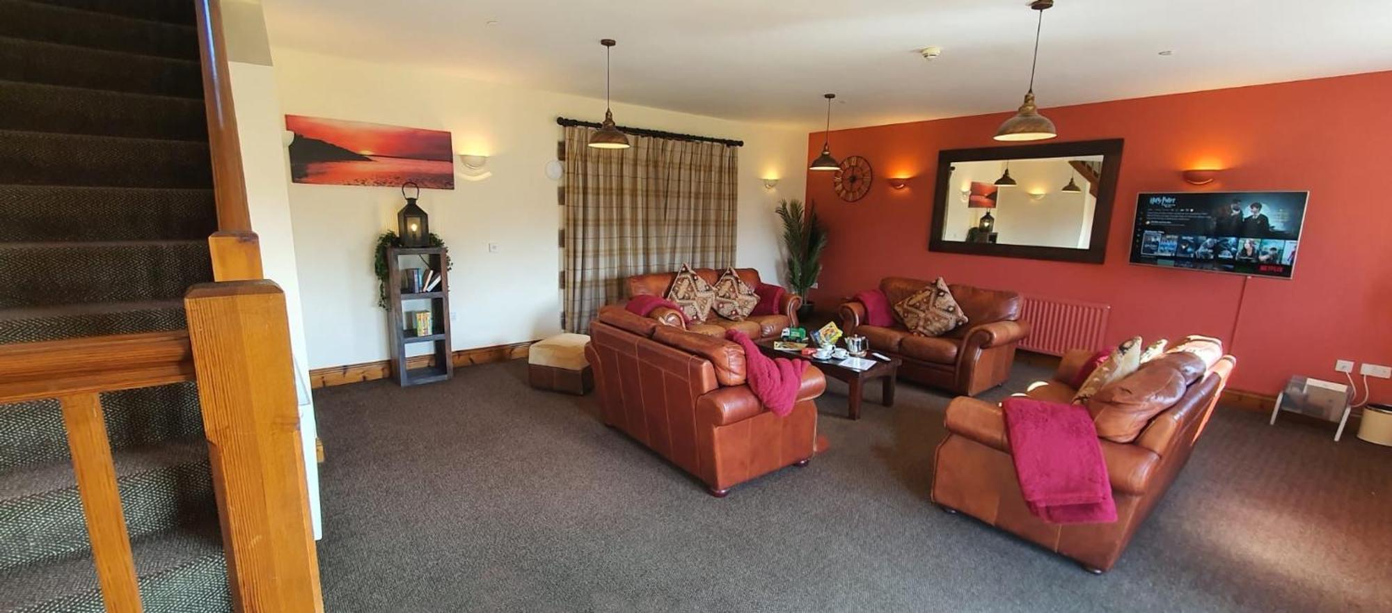 The Victorian Barn, Self-Catering Holidays With Pool And Hot Tubs, Dorset Woolland Exterior photo
